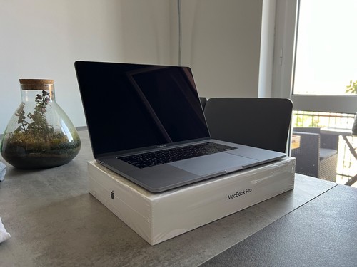 Apple macbook pro - apple,