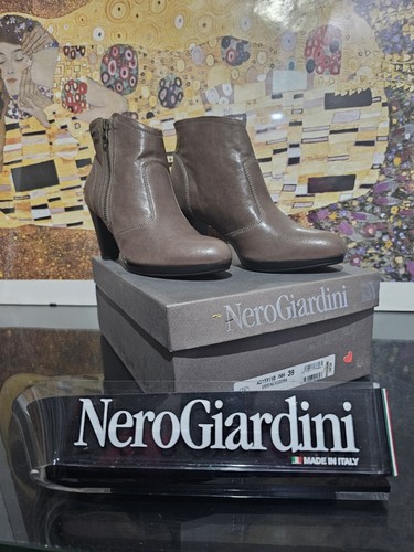 Sconto stivaletto nero - 60%,