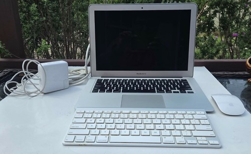 Apple macbook air pollici - apple,
