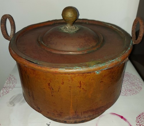 Antica pentola rame con - in,