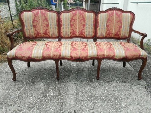 Elegante divano tre posti