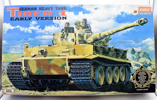 Modellino model kit montaggio