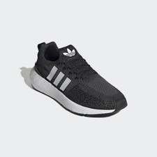 Adidas SWIFT RUN 22 scarpa