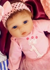REBORN. VINILO SILICONA. CUERPO PAÑO. REGALO ROPA Y MAS COSAS. 55 CM. A ESTRENAR