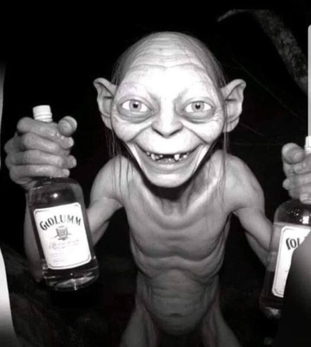 Gollum con bottiglie di - gollum, 2