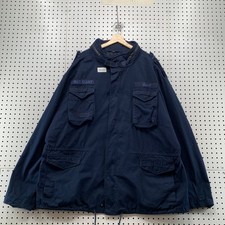 Giacca militare gigante