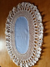 antico centrino ovale lunghj.46 cm cotone azzurro piu ricamo bianco 