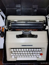 Macchina da scrivere "Olivetti