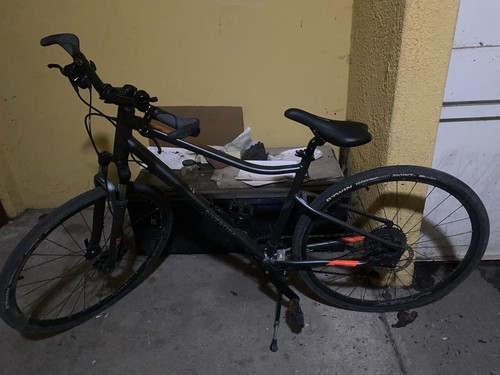 Bici trekking riverside - bici,