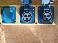 Multipresa per cantiere. Ip 55(stagna) 3 prese. 220v 16 ampere.