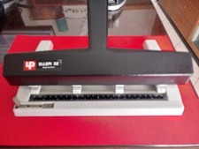 Perforatore carta formato A4  semiprofessionale marca Elleppi 32 in metallo