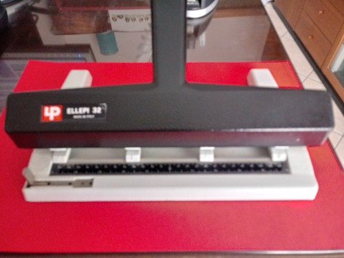 Perforatore carta formato - , a4 