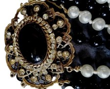 Collana donna 4 fili Perle Nere E Bianche Con Fermaglio Gioiello. Vintage cm. 35