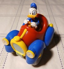 Disney Paperino con Automobile