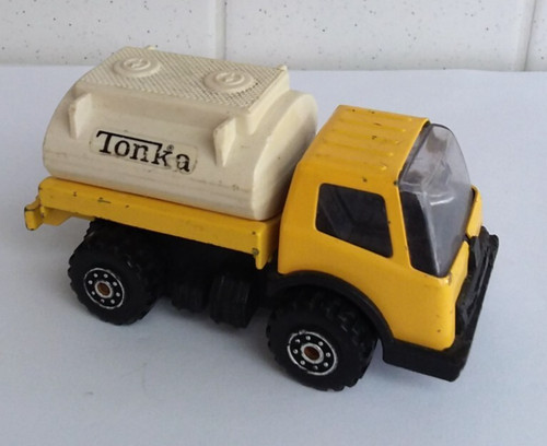 Ancien camion tonka - , en