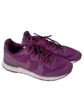 NIKE Internationalist Sneaker