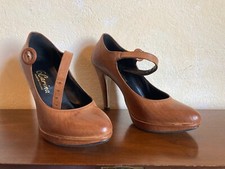 Decolleté con cinturino -