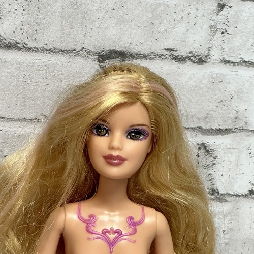 Barbie bambola 2007 ali