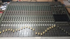Mixer 48/24 Canali Behringer Eurodesk MX8000
