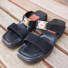 Goffredo Fantini Italia sandalo slide vintage pelle nera cinturino scamosciato fiore zoccoli 7