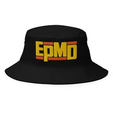 Cappello a secchiello ricamato