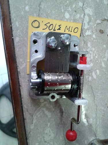 Carillon manovella musica - a,