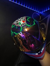 casco agv para motociclista