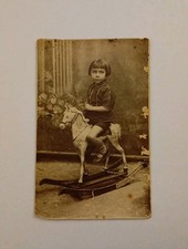Foto D'epoca Bambino su Cavallo a Dondolo Formato Cartolina 1939