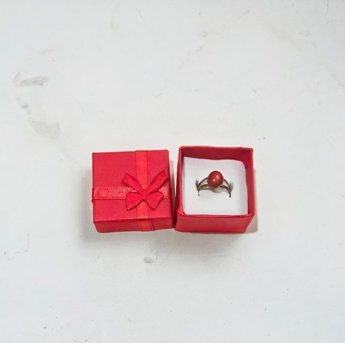 Elegante antico anello con