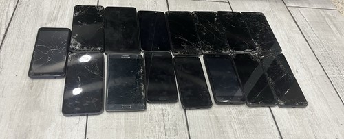 Phone lot for parts - phone, only.