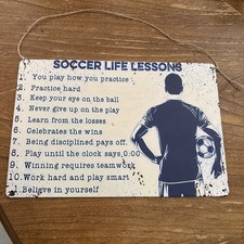 Insegna In Metallo Calcio Lezioni Di Vita, “lezioni di vita di Calcio” 30x20 cm