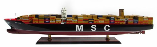 Modellino nave portacontainer