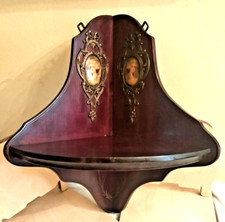 ANTICA ANGOLIERA DA MURO CON DUE MINIATURE VEDI FOTO LEGGI