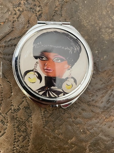 Barbie nera mod retrò piccola