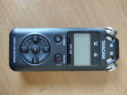 Tascam - dr-05, 2)