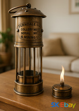 Antica lampada ad olio