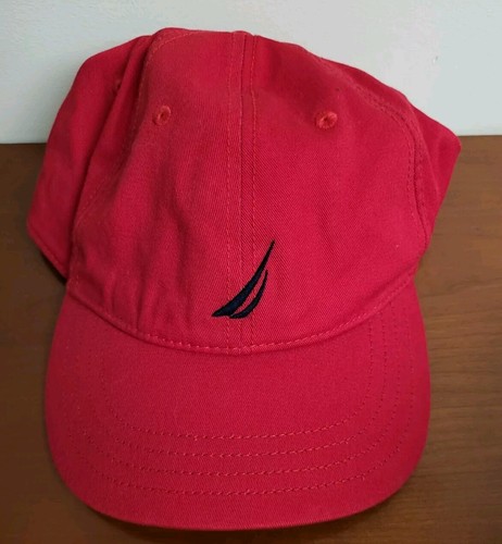 Cappello classico ricamato