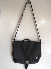 Nike Sportswear Essentials