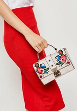 NUOVA BORSA BAULETTO GUESS