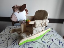 Cavallo a dondolo in legno