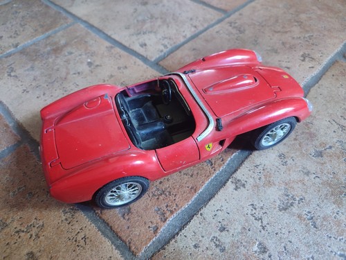 Macchinina burago ferrari - 1/18,