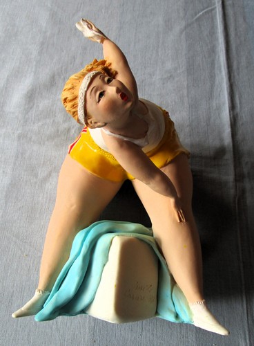 Statua porcellana emilio - in,