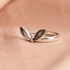 I05 Anello Sottile Con Fiocco