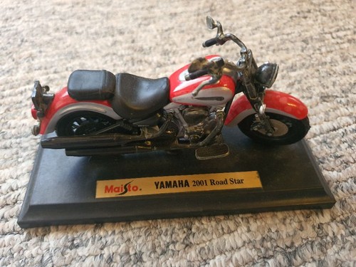 Maisto yamaha 2001 road star - yamaha,
