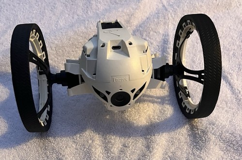 Parrot minidrone jumping - minidrone, sumo