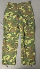 Pantalone cargo mimetico