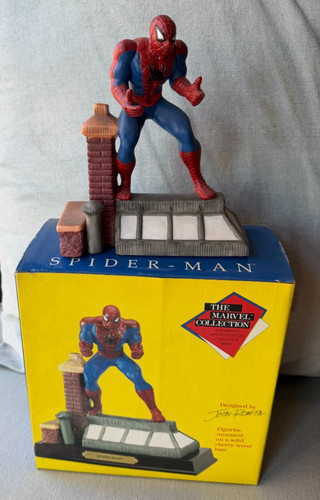 Statua john romita - statua,