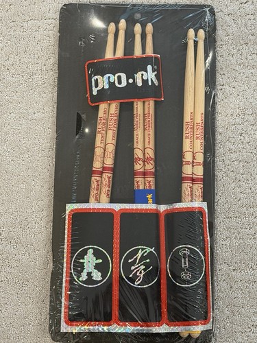 Neil peart rush drummer - peart,