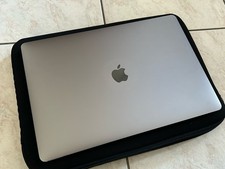 MacBook Pro 15” 2017 i7 16GB