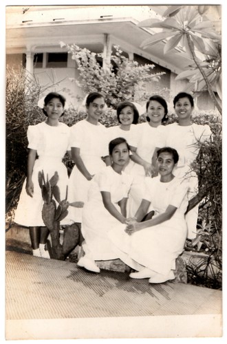Giovani infermiere ragazze